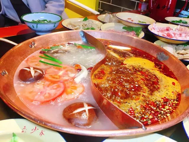 菜品1元起,2个人能吃17个菜?哈尔滨这家带你穿越回80年代