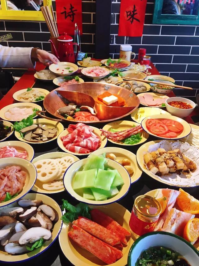 菜品1元起,2个人能吃17个菜?哈尔滨这家带你穿越回80年代