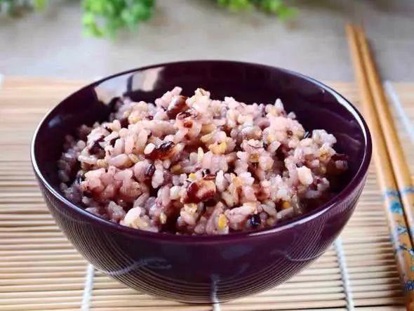 东北主食大合集,一共32种,吃过2/3,实打实的东北人