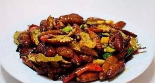 这道东北名菜口感酥脆,下酒特别香,可为何很多人却不敢吃?