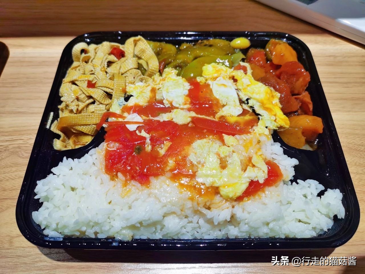 哈尔滨美食打卡指南,这家店异常火爆,居然有人通宵来排队