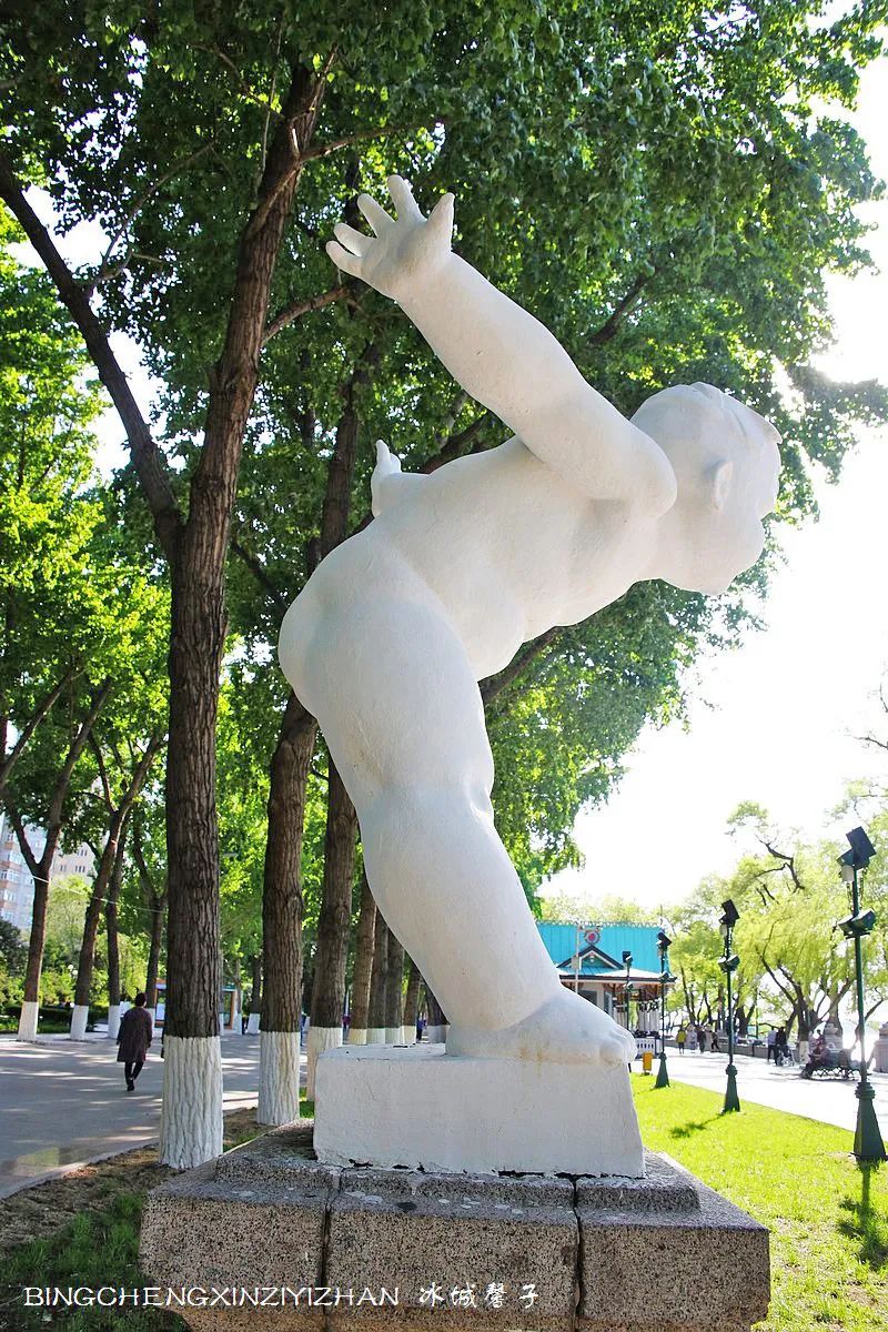 去哈尔滨旅游最应该的地方是哪里?松花江畔的斯大林公园