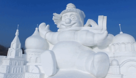 去哈尔滨吧,看青山白头,看红墙飘雪。玩转冬日恋歌